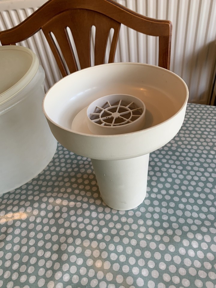 JOB LOT BUNDLE VINTAGE TUPPERWARE FOOD STORAGE CONTAINERS eBay