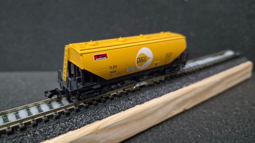 N Scale Kato Hopper Car Cargill TLDX #7409 Rapido Couplers Metal Wheels (No Box) | Zustand: Used