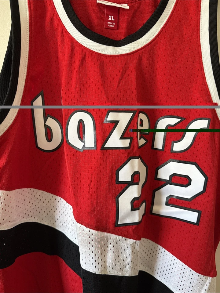 男式 Mitchell & Ness 1983 年波特兰开拓者队 Clyde Drexler #22 球衣 XL 码 — 第 2/4 张图片