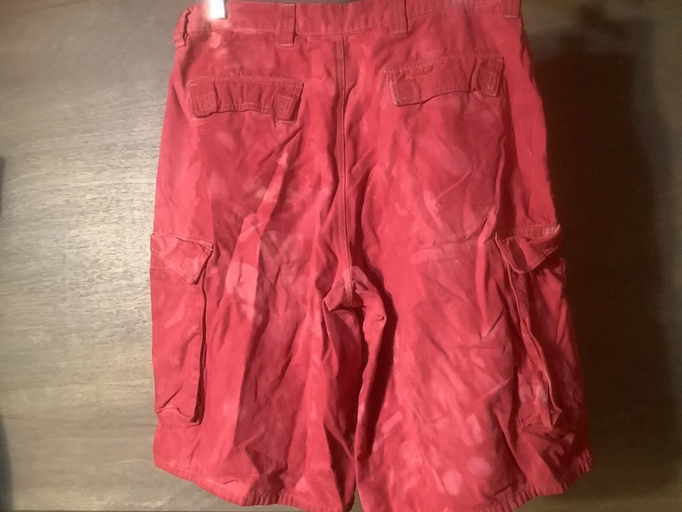 Pantalones Cortos Arizona Jeans Co Para Hombres TEÑIDOS DE ROJO Carga 6 Bolsillos Cierre de Cremallera Talla 36 Foto 4 de 4