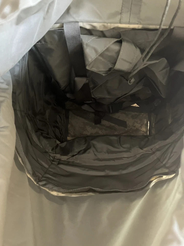 Blackhawk S.O.F. Paquete digital ACU Ruck Sack grande con marco excelente estado Foto 4 de 4