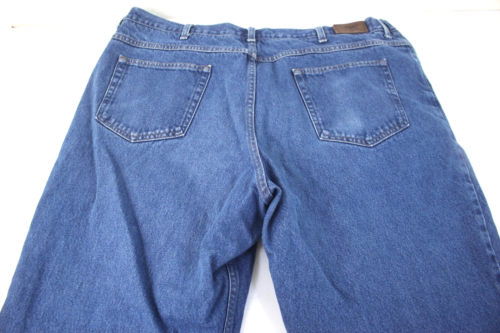 L.L. Bean Comfort Waist Men's 42 x 32 Relaxed Fit Denim Jeans   #D061 - Picture 1 of 8