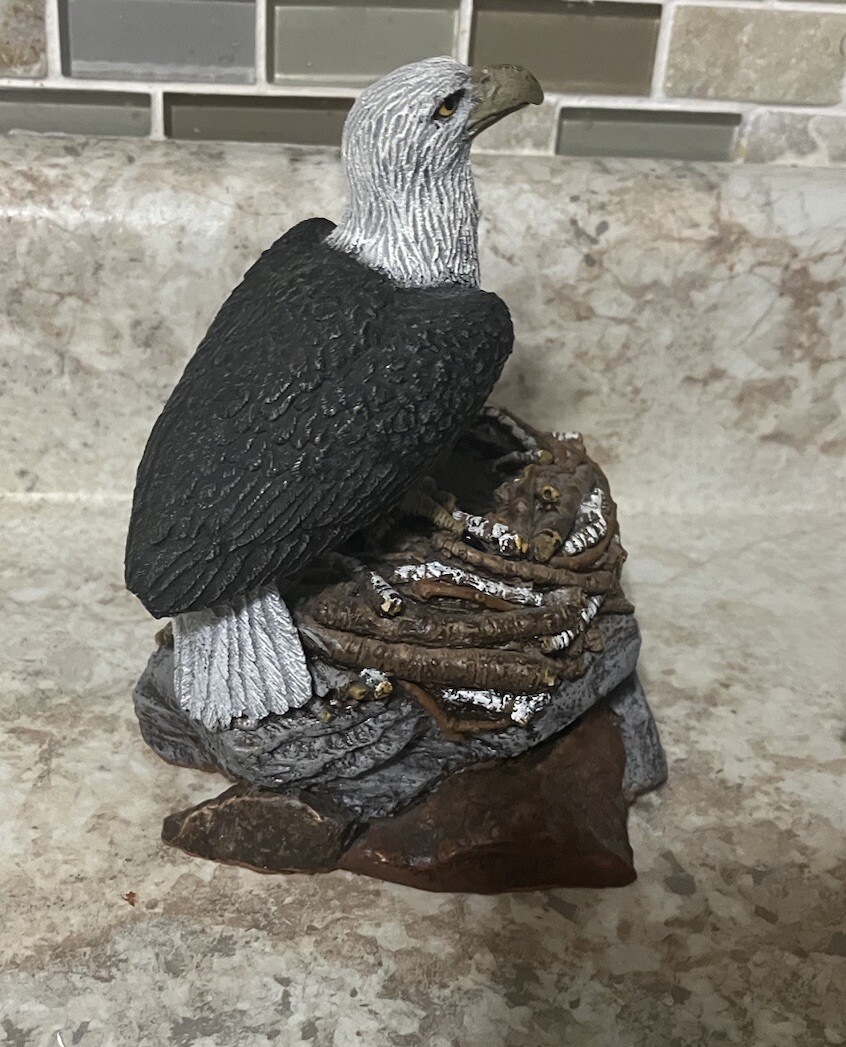 Bald Eagles フィギュリン 親子 ヒナ VTG Bald Eagle Mother Eggs In Nest Wildlife Ceramic Figurine 6” x