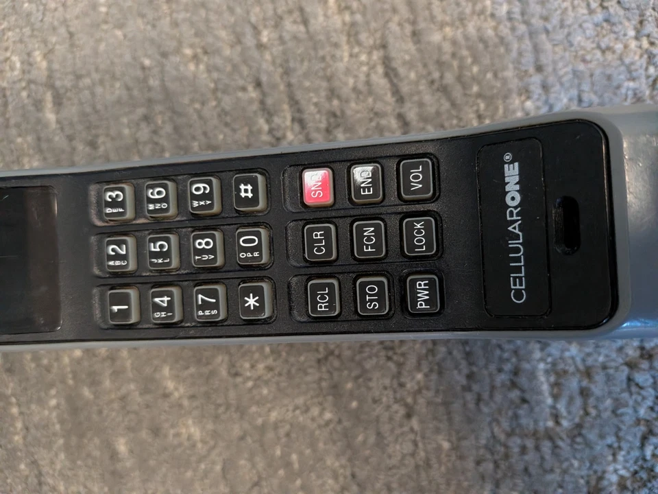TELÉFONO CELULAR MOTOROLA VINTAGE DYNATAC 8000M LADRILLO CellularOne F09LFD8438AG Foto 4 de 4