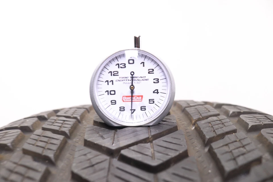 Usado 275/45R20 Pirelli Scorpion Invierno MO - 110V - 7/32 Sin Reparaciones Foto 3 de 4