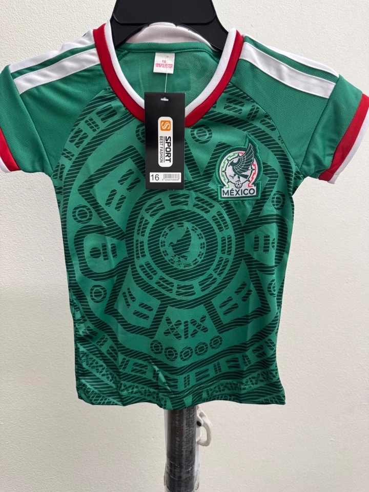 Selección Mexicana Jersey y Shorts para Niños. Playera y Short para Niños. Foto 4 de 4