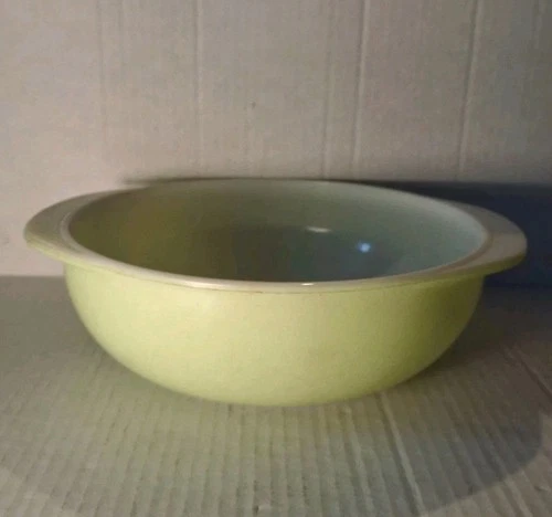 Vintage PYREX Lime Green Yellow #024 2 Qt Round Casserole Dish/Mixing Bowl