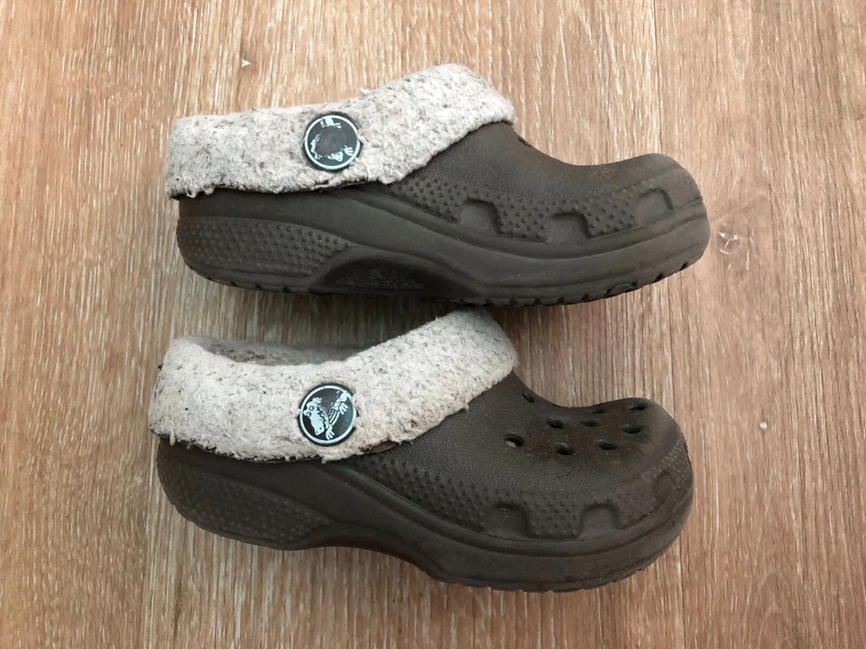 Crocs Bambini Comodo Opaco Foderati IN Pelliccia Clog Scarpe S Slip On Misura 6C - Immagine 4 di 4