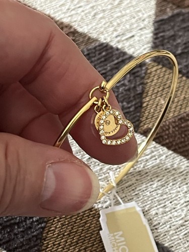 NWT MICHAEL KORS Gold Toned Heart Crystal 2 Charm Bangle Bracelet - Picture 3 of 7