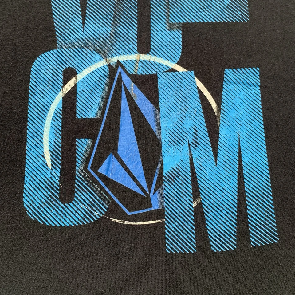 Vintage 2000s Volcom Shirt Size M Black Graphic Tee Surfwear Surf Logo Y2K       - Image 3 of 4
