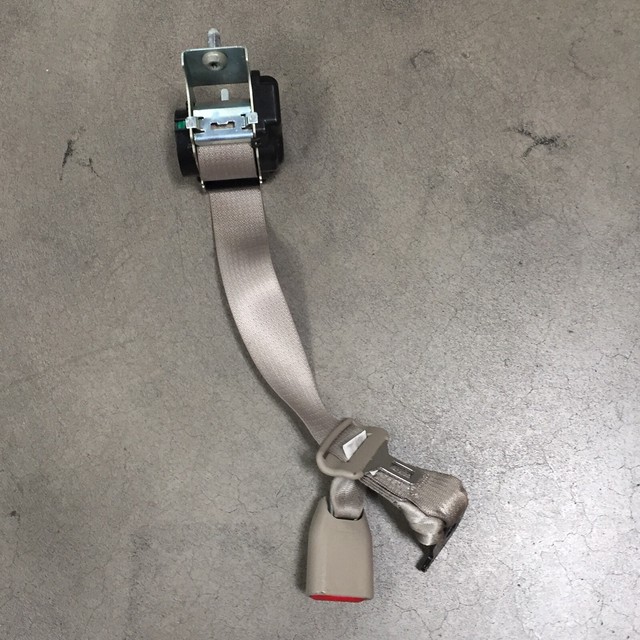 FORD CROWN VICTORIA REAR CENTER PASSENGER TAN SEAT BELT RETRACTOR PRETENSIONER eBay