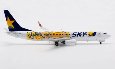 1:200 JC Wing Diecast Aircraft Model Skymark Airlines Boeing 737