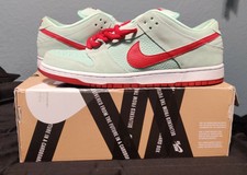 nike sb dunk low medium mint gym red