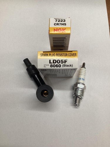 Honda C90 New Genuine NGK CR7HS Spark Plug And NGK Cap - 50 70 90 Cub - Picture 2 of 7