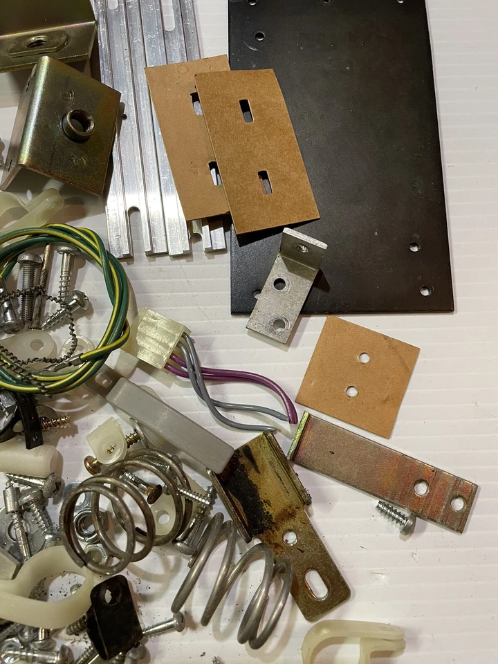 JUKEBOX NSM Prestige 160 Surtido Herrajes Tornillos Tuercas Pernos Placas Soportes Foto 2 de 4