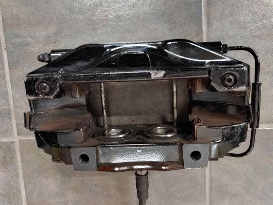 AUDI R8 GEN 1 2011 REAR CALIPER RIGHT CAN BE MADE LEFT  420-615-108-B