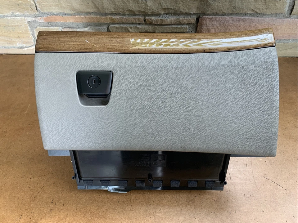 2003 - 2006 年沃尔沃 XC90 Dash 手套盒存储隔层橡木 3409421 原始设备制造商 — 第 3/4 张图片