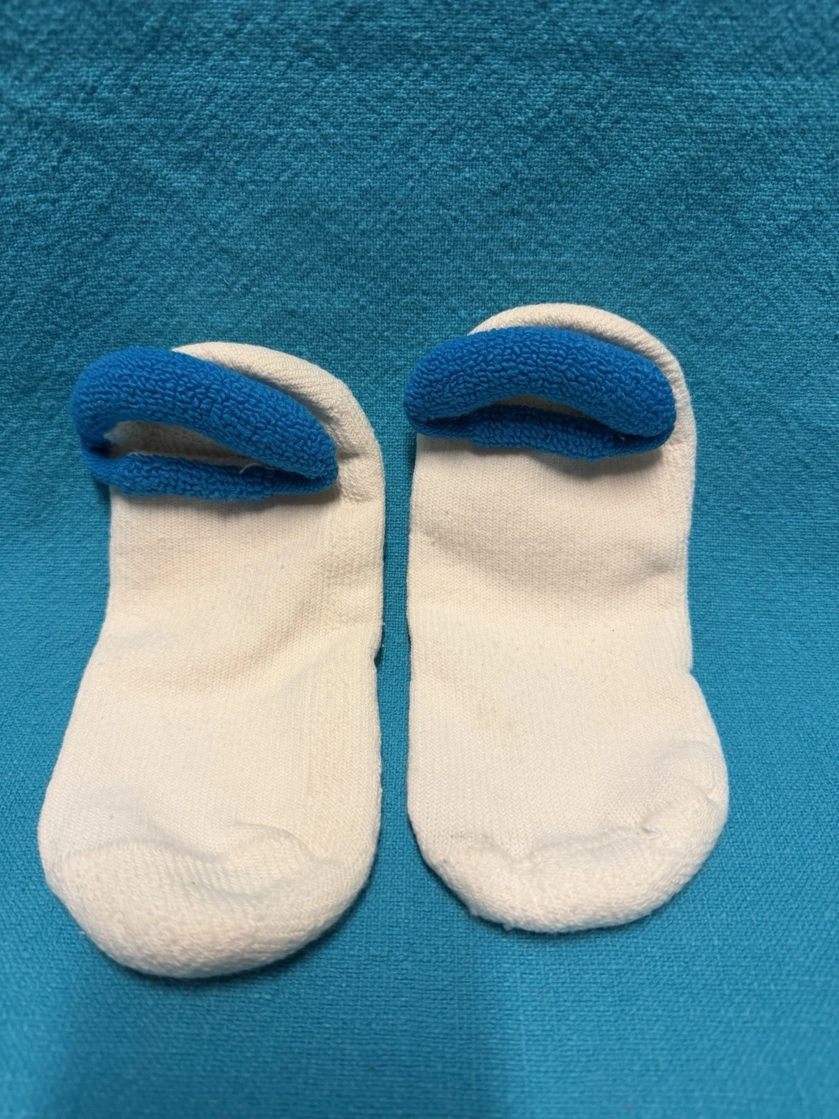 Women's VTG Socks Low Cut White Teal Ankle Acrylic Blend Size 7-9 USA Made 90s