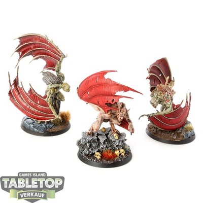 Flesh-eater Courts - 3 x Crypt Flayers - bemalt