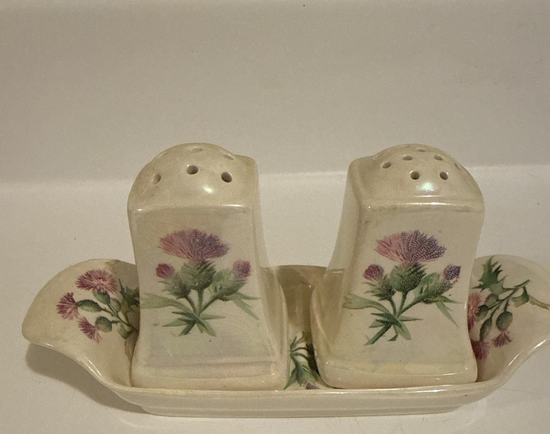 Rare VTG Royal Winton Grimwades Purple  Scotch Thistle Salt Pepper Shakers &Tray