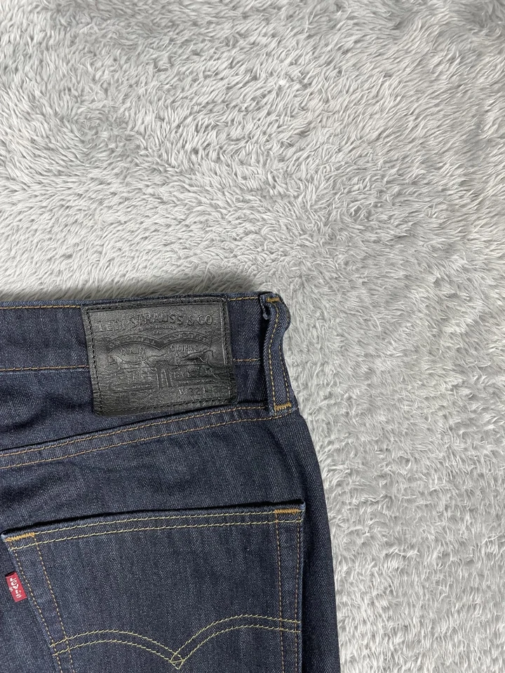 Pantalones de mezclilla ajustados Levi's 511 Commuter para hombre 32x32* índigo oscuro elásticos repelentes al agua Foto 3 de 4