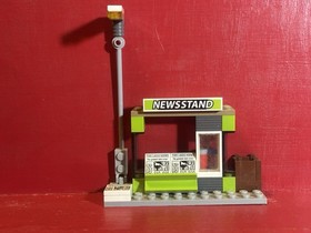 LEGO CITY: Bus Station (60154) News Stand And Bus Only.