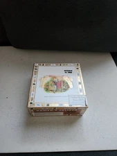 Romeo y Julieta Rothchilde En Tubos Empty Wood Cigar Box 5⅞x5¾x2½