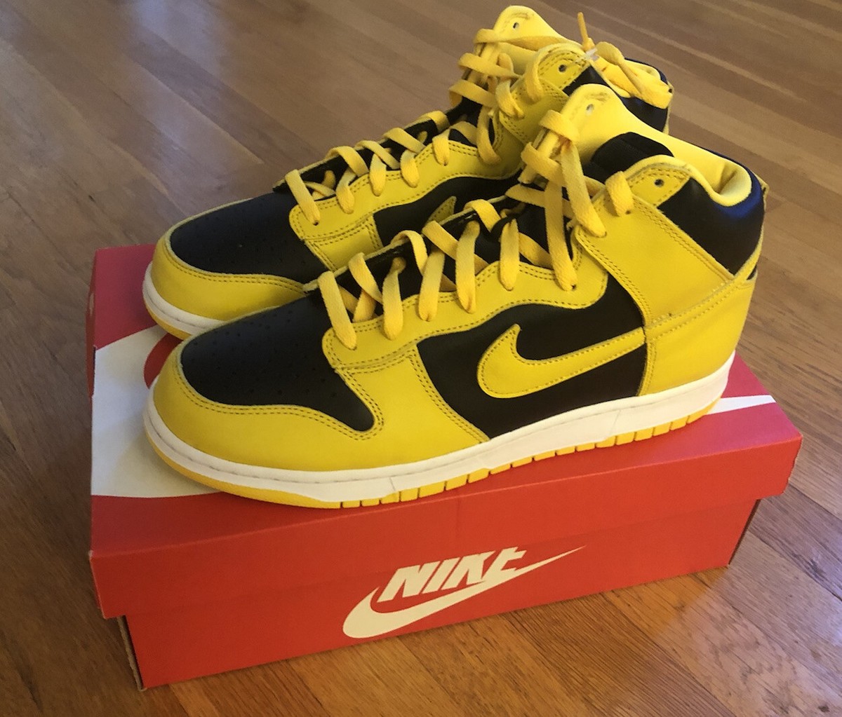 nike dunk high varsity maize 2020