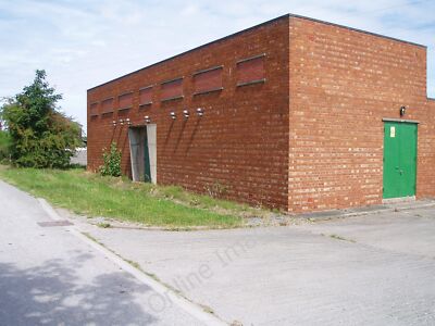 Foto 12x8 Backsteinfenster Heswall Heswall Umspannwerk Gebäude. c2005