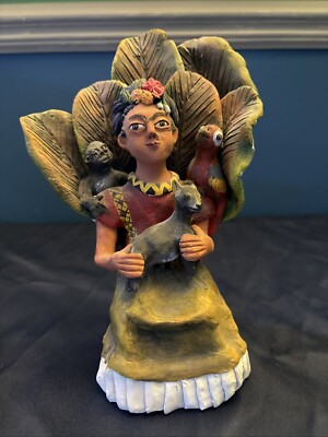 Demetrio Aguilar - Frida in Chair - Clay