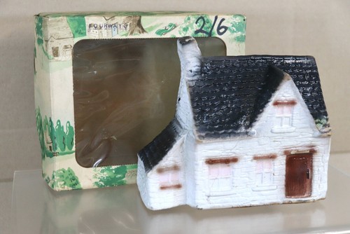TRIANG SPOT ON COTSWOLD VILLAGE SERIES COTTAGE A FOURWAYS BOXED ob