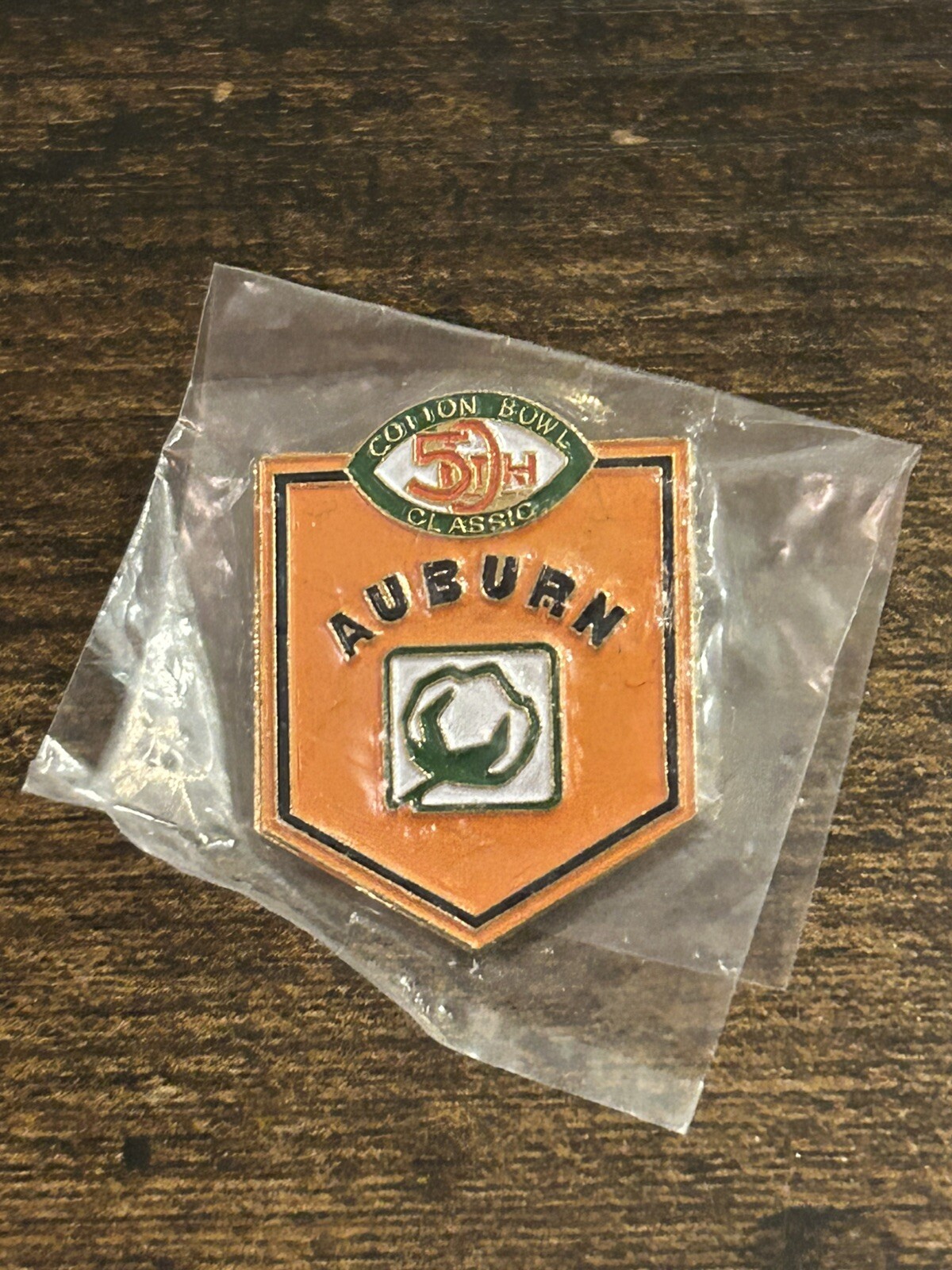 Vintage 1986 50th Cotton Bowl Classic Auburn Tigers vs Texas A&M Pin Lapel