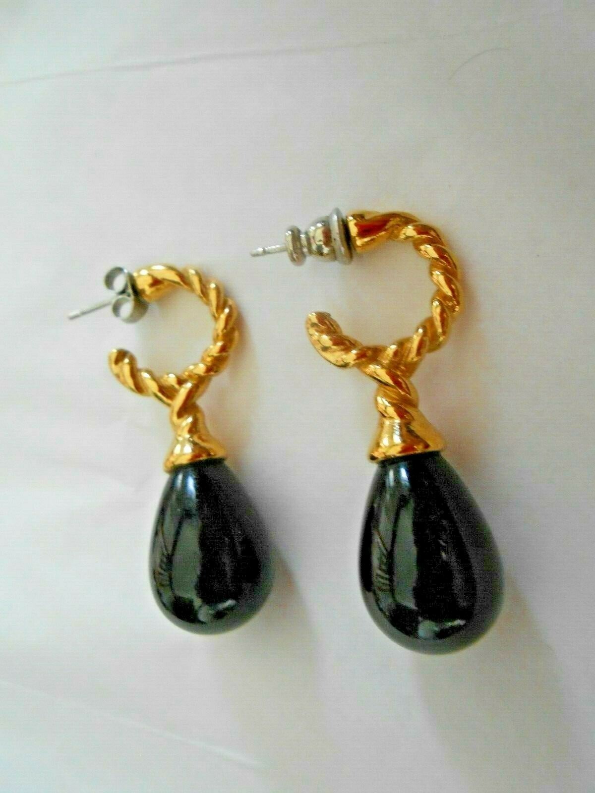 Gold-Tone Twist Hoop Earrings with Oval Black Stones for Pierced Ears-image
