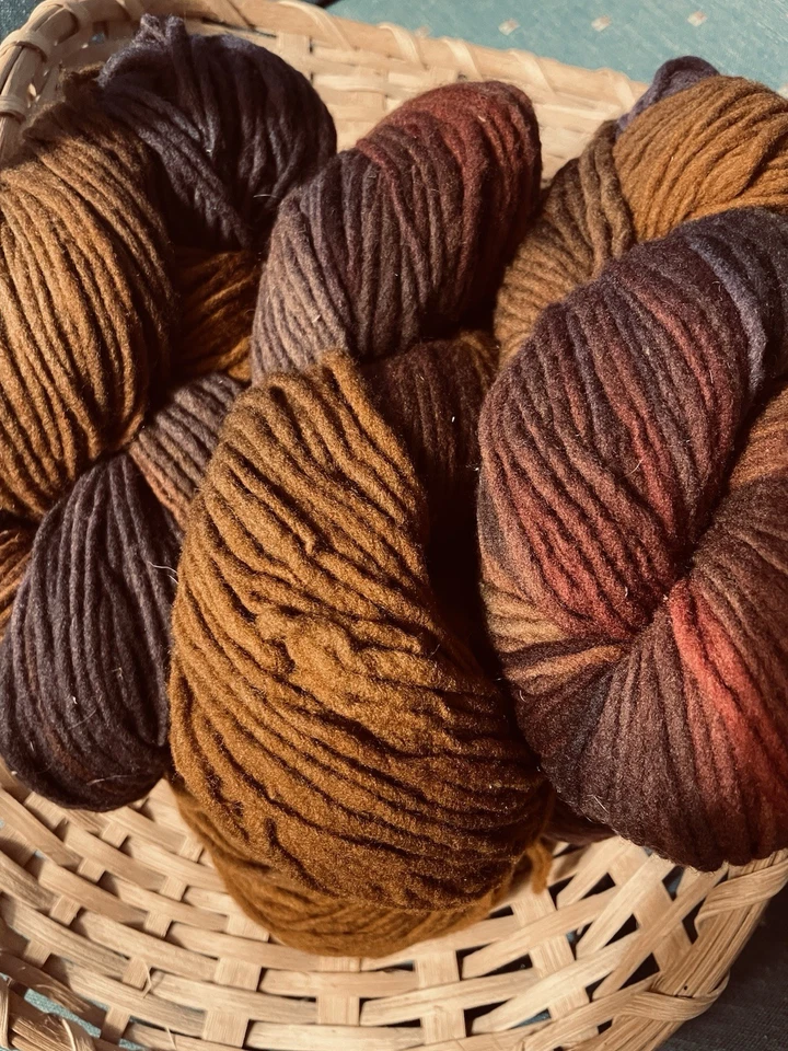 Wollgarn ohne Etikett - schönes Braun/Kürbis/Rost/Auberginentöne - 5 Stangen