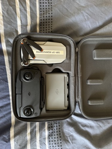 DJI mini SE Fly More Pack Camera Drone With Remote Great Condition - Picture 6 of 9