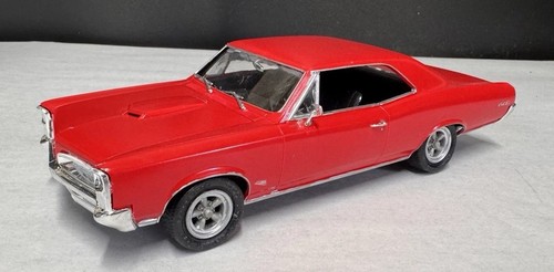 AMT ERTL 1967 Pontiac GTO 1/25 Scale Model Kit Red With Black Interior ...