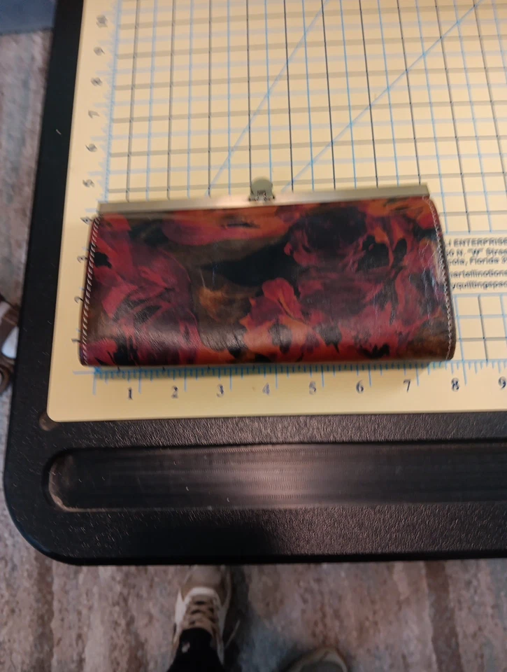 Patricia Nash Purse With Matching Wallet 14 In Wide 9 In Tall 5 In Deep - Image 3 of 4