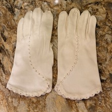 Vintage Pearl Embroidered Women  s White Wrist-Length Gloves 1950s-60s Small