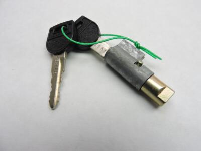 Tmilst オーダー 0516 NOS OEM KAWASAKI TOOLBOX LOCK ASSY. 88-90 ZX1000 PART NUMBER