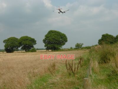 PHOTO  BRITISH AIRWAYS PLANE LANDING AT GATWICK GATWICK IS GENERALLY ACKNOWLEDGE