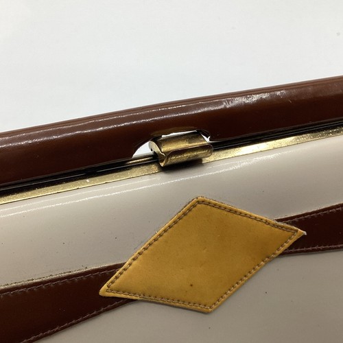 Vintage 1950’s White Serval Leather 11”x3”x7” Pinup Clasp Purse W/ Strap - Picture 6 of 9
