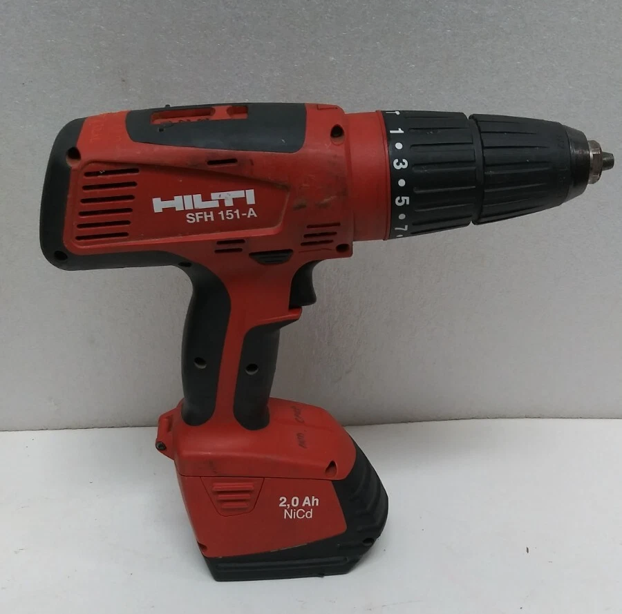 Hilti SFH-151-A, taladro percutor de 3 velocidades, cargador de batería funcionando Hilti C 7/24 Foto 4 de 4