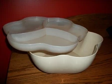 Tupperware Large Flower Shape Chip And Dip Salad Bowl 4624A-1-TAN & Clear-EUC