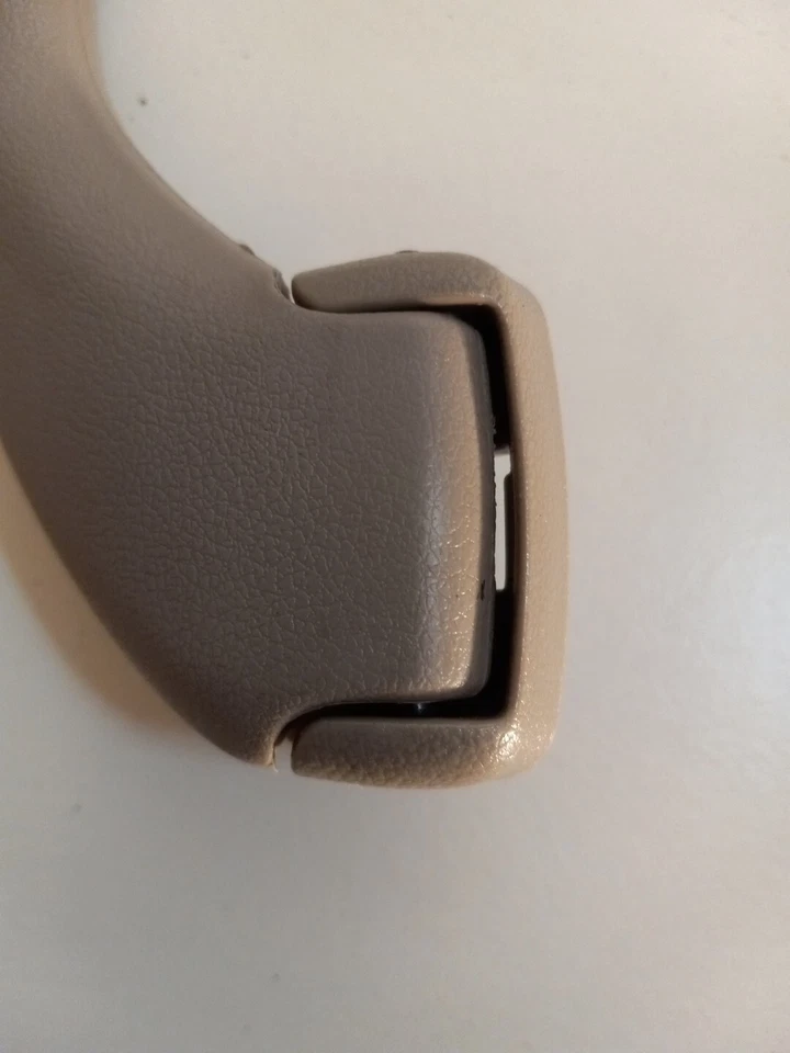 92-95 Toyota Camry 94-96 Lexus ES300. Alças de punho de teto para passageiros. Bege. 74610 - Imagem 4 de 4