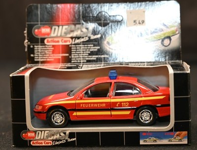 Dickie Toys Action Cars 1:43 Opel Omega B Feuerwehr Fire Dept Red Diecast NIB