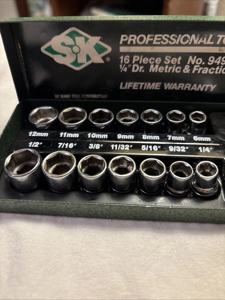 S-K Professional Tools 1/4" Drive 16pc Metric & Fractional Socket Set w/ Case - Image 3 of 4