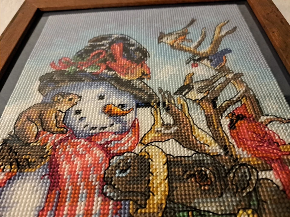 Muñeco de Nieve y Reno Cruz Puntada Obra de Arte Enmarcada Nuevas Dimensiones Colección 8824 Foto 4 de 4