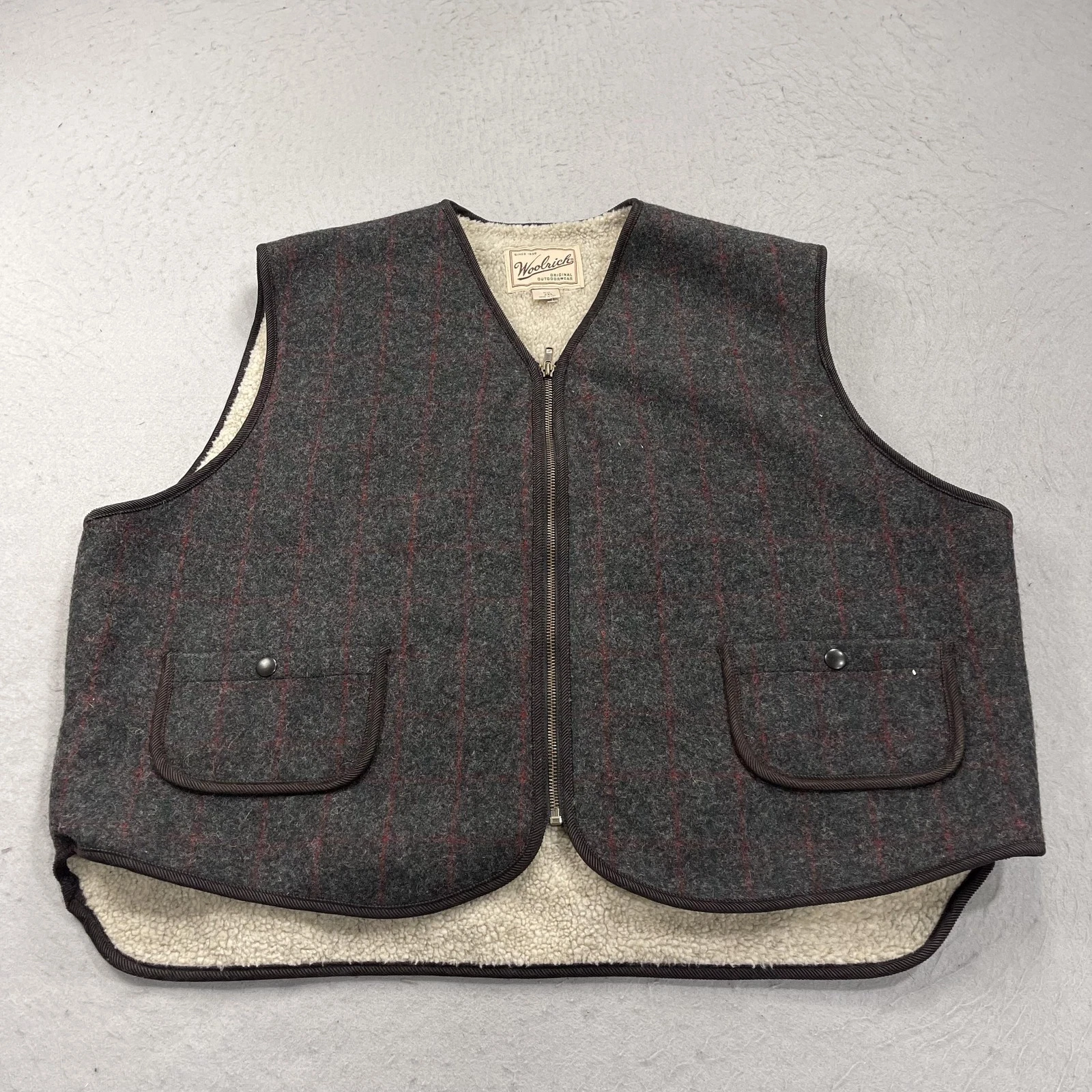 VINTAGE Woolrich Vest Mens 2XL Gray Plaid Wool Sherpa Fleece Lined Zip Outdoor