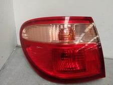 Feu arrière Nissan ALMERA