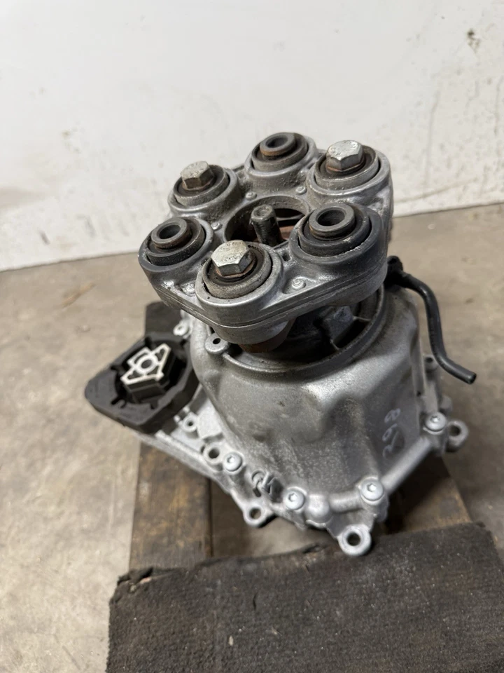 BMW F30 F32 F22 F06 F07 F10 F12 F02 TRANSFER CASE CARRIER BOX ATC35L OEM  low MI - Image 3 of 4